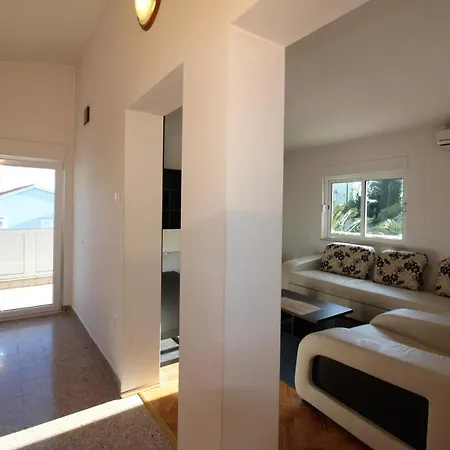 Centre Free Parking 1&2 Floor Apartman Makarska