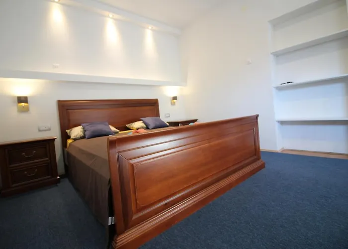 Centre Free Parking 1&2 Floor Makarska