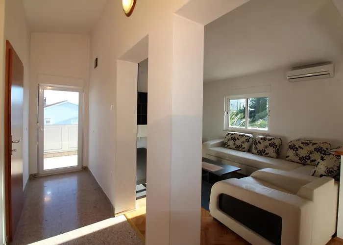 Centre Free Parking 1&2 Floor Apartment Makarska
