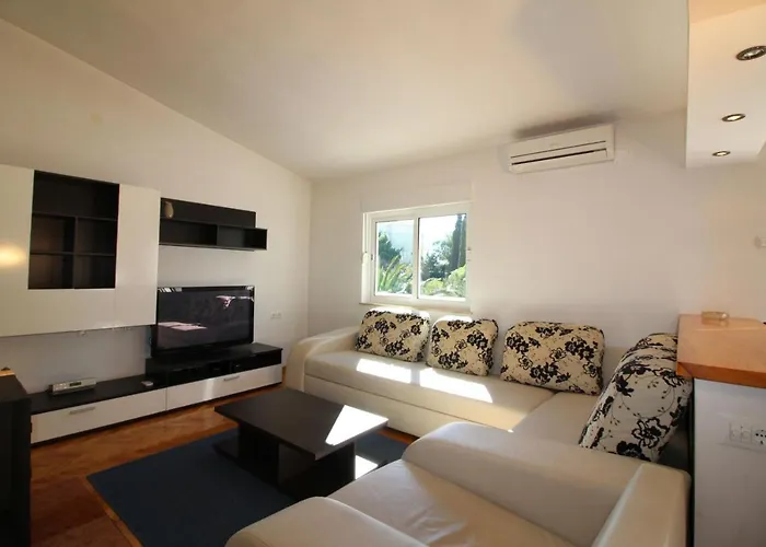 Centre Free Parking 1&2 Floor