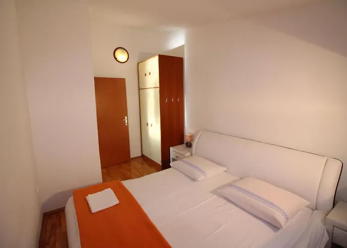 Centre Free Parking 1&2 Floor Apartment *