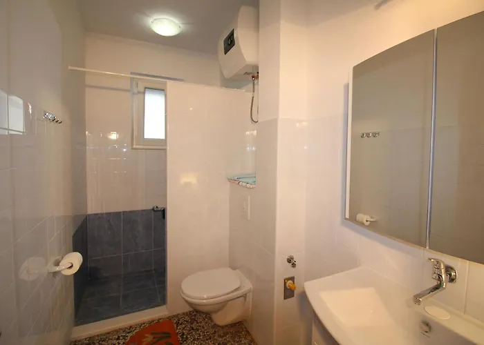 Centre Free Parking 1&2 Floor Apartment Makarska